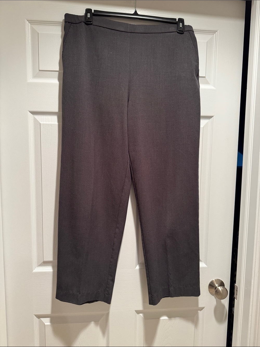 Women’s Classic Straight-Leg Dress Pants in Olive